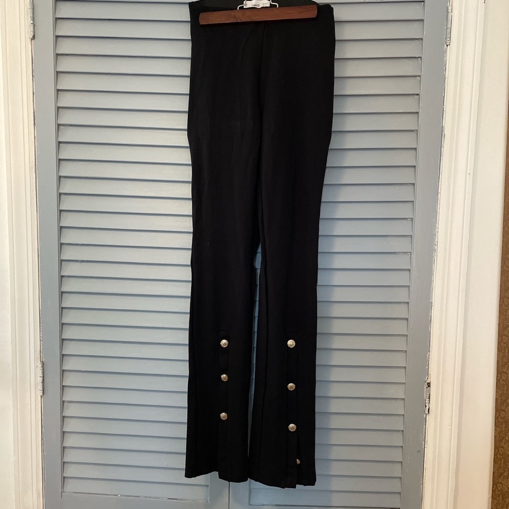 MNG size S, black stretch leggings with button detail